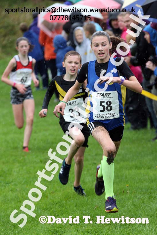 Girls under-13s, Sunderland Harriers Open Cross Counry, Farringdon Park, Sunderland. Photo: David T. Hewitson/Sports for All Pics